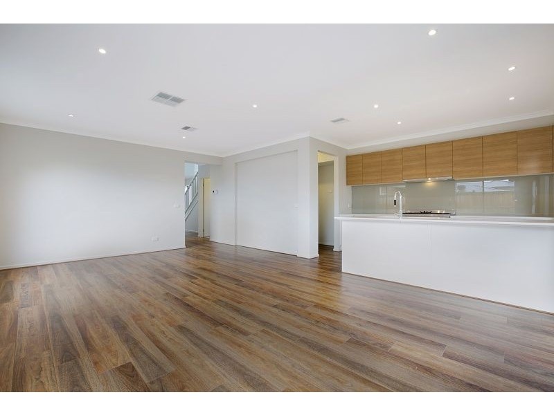 27 Casandra Court, Berwick VIC 3806