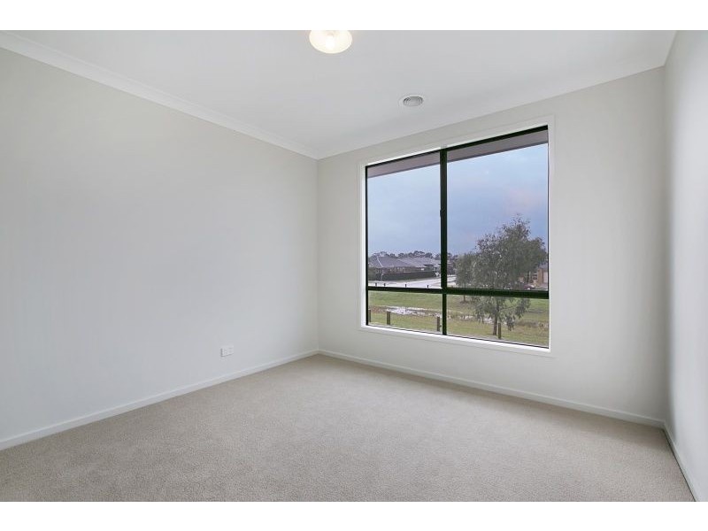 27 Casandra Court, Berwick VIC 3806