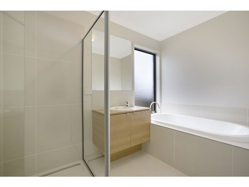 27 Casandra Court, Berwick VIC 3806