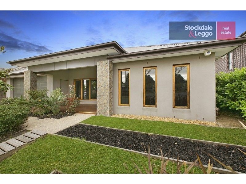 16 Kindred Avenue, Cranbourne North VIC 3977