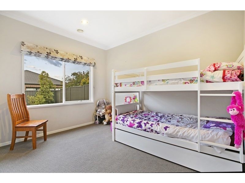 16 Kindred Avenue, Cranbourne North VIC 3977