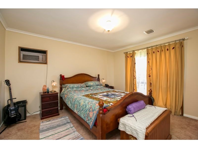 17 Bligh Close, Cranbourne North VIC 3977
