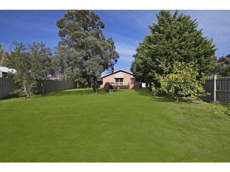 17 Peppercorn Court, Cranbourne North VIC 3977