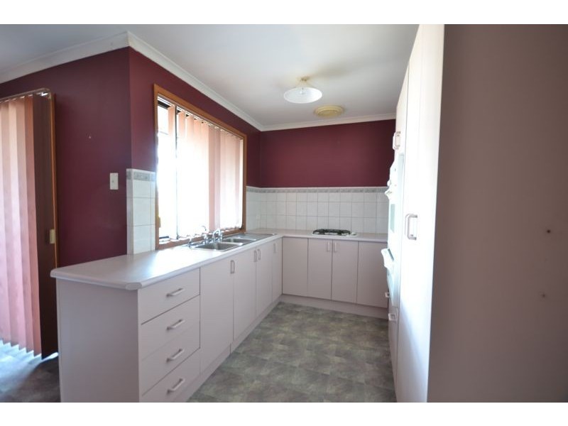 19 Broome Crescent, Cranbourne North VIC 3977