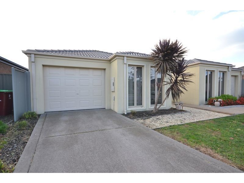 1/58 Greenaway Terrace, Cranbourne East VIC 3977