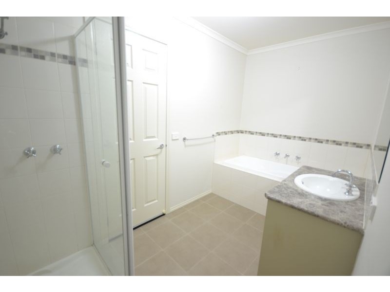 1/58 Greenaway Terrace, Cranbourne East VIC 3977