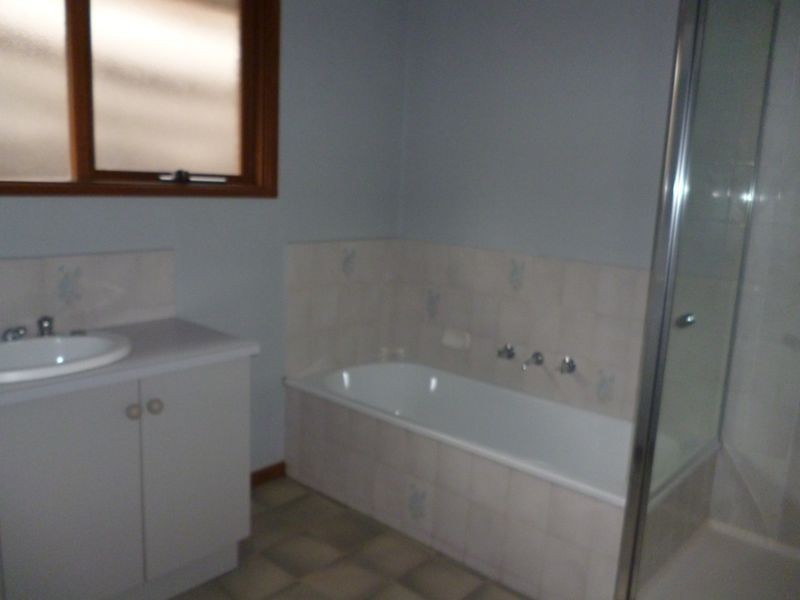 11 Miller Court, Cranbourne VIC 3977