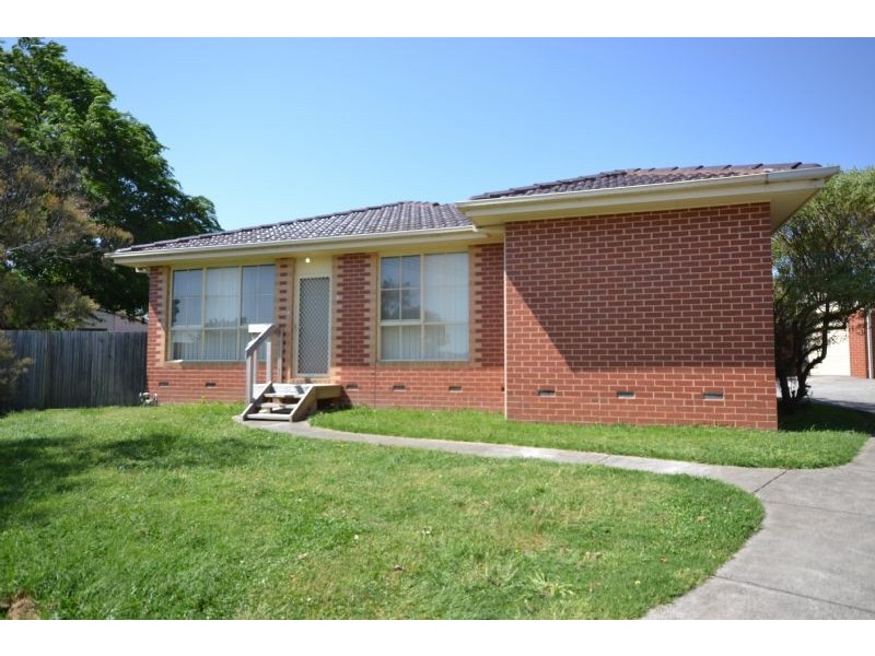 1/16 Sarno Court, Cranbourne West VIC 3977