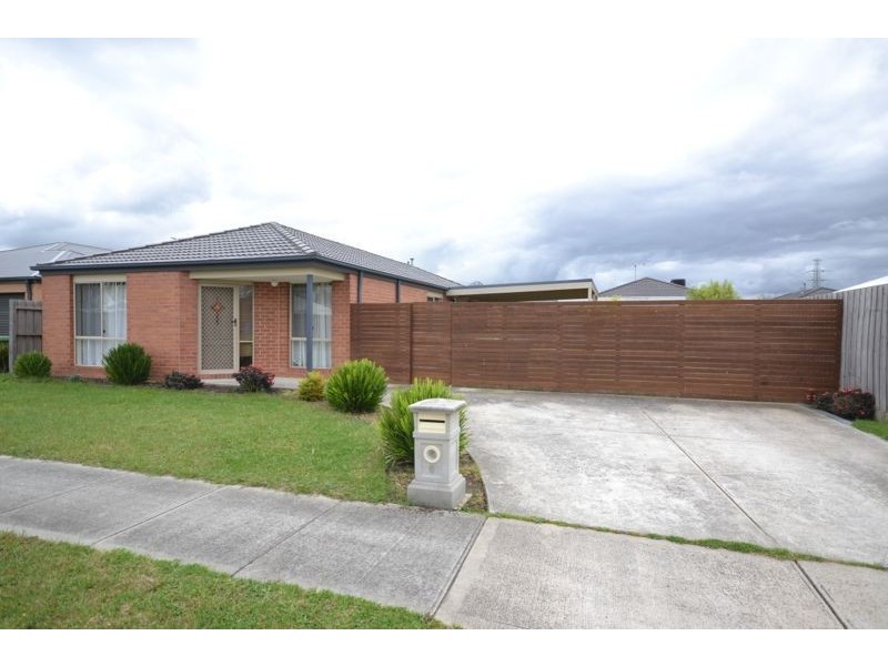 6 Danita Way, Cranbourne West VIC 3977