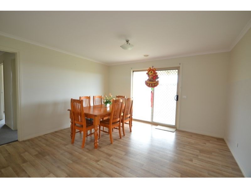 6 Danita Way, Cranbourne West VIC 3977
