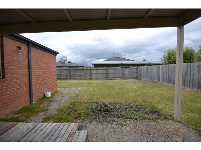 6 Danita Way, Cranbourne West VIC 3977