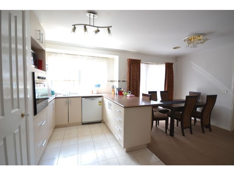 19 Fishburn Place, Cranbourne West VIC 3977