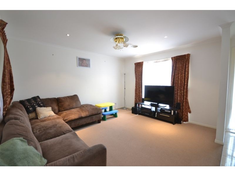 19 Fishburn Place, Cranbourne West VIC 3977