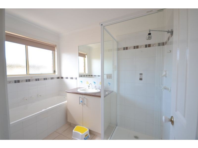 19 Fishburn Place, Cranbourne West VIC 3977