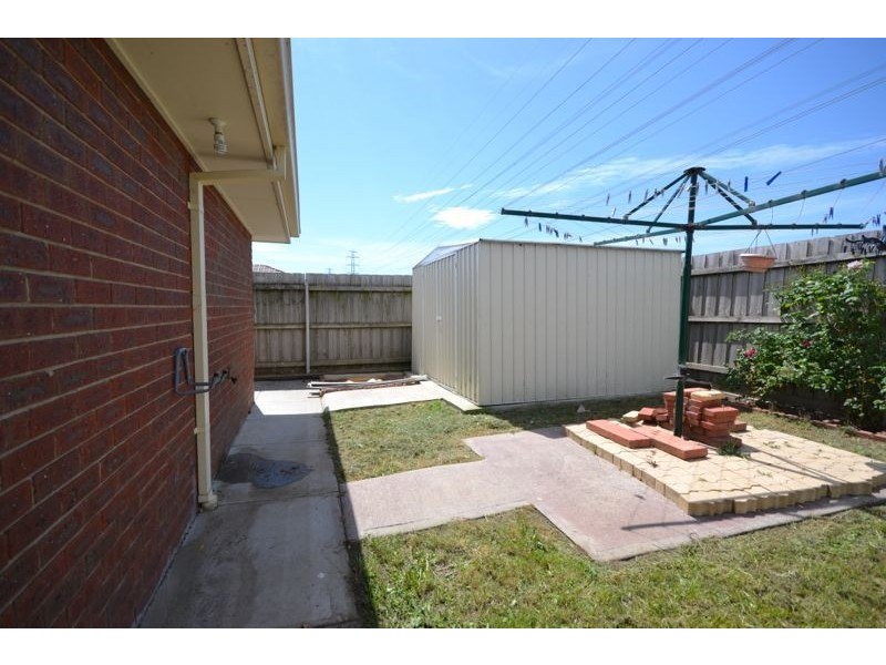 19 Fishburn Place, Cranbourne West VIC 3977