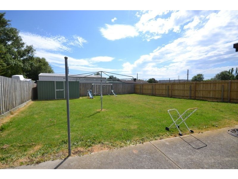 77 Monahans Road, Cranbourne West VIC 3977