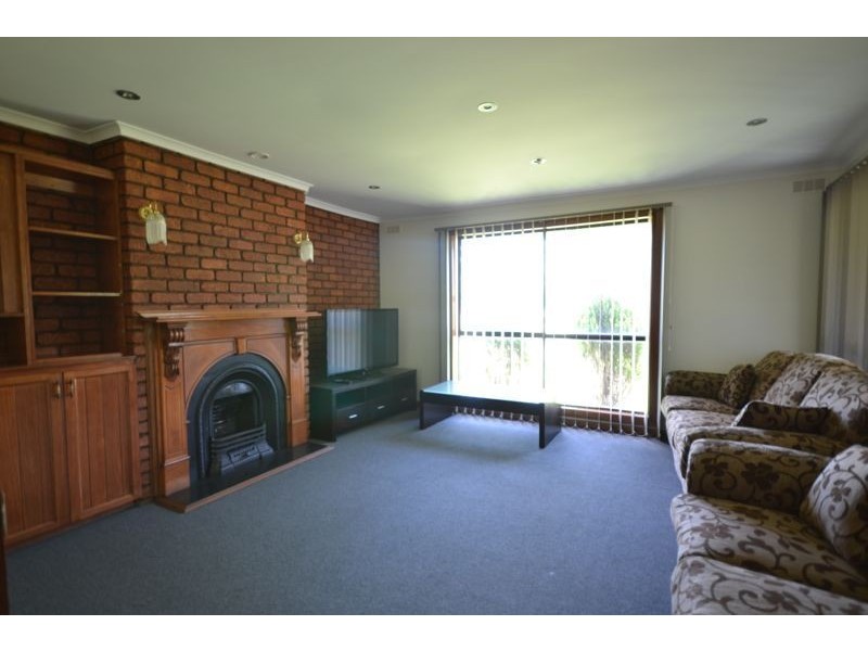 35 Worthing Road, Devon Meadows VIC 3977