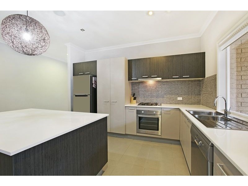16 Kindred Avenue, Cranbourne North VIC 3977