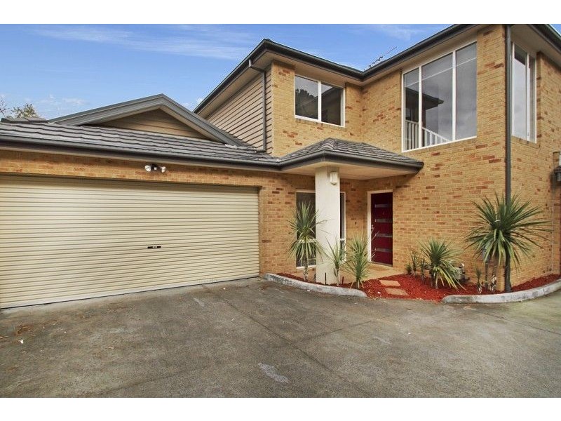 2/55 Sunningdale Crescent, Cranbourne VIC 3977