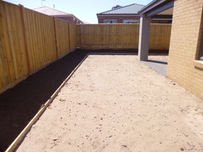 14 Royaloak Crescent, Cranbourne East VIC 3977