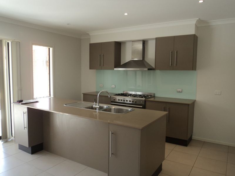 19 Pipetrack Circuit, Cranbourne East VIC 3977