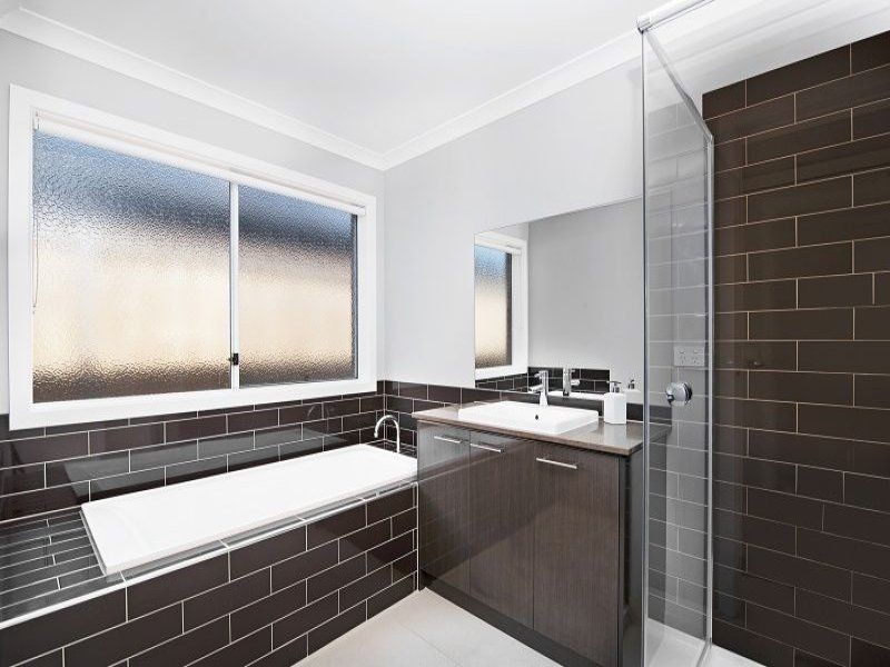 39 MACUMBA DRIVE, Clyde North VIC 3978