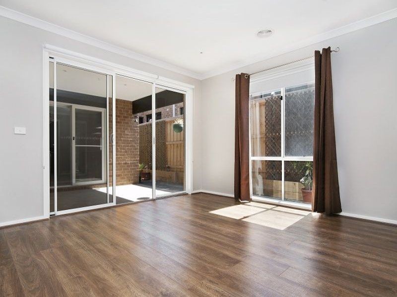 39 MACUMBA DRIVE, Clyde North VIC 3978