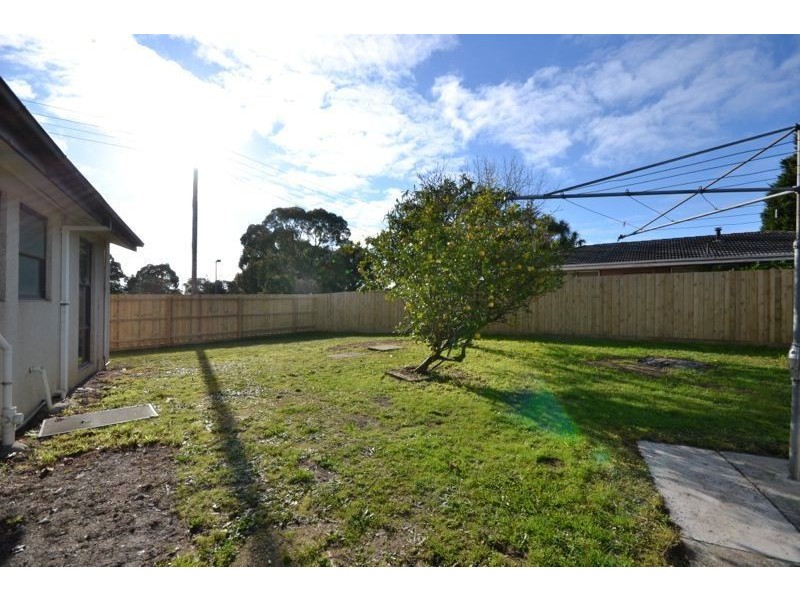 28 Valerie Drive, Cranbourne VIC 3977