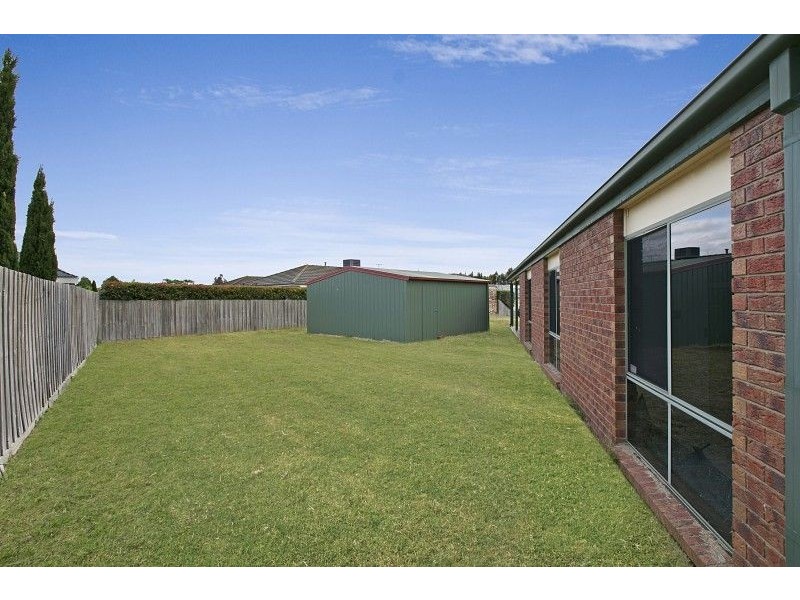 22 Norman Place, Narre Warren VIC 3805