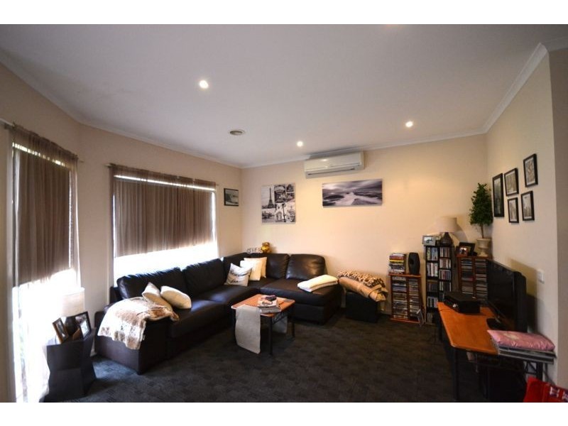 15 Boronia Avenue, Cranbourne VIC 3977