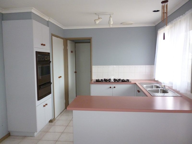 68 Gipps Crescent, Cranbourne North VIC 3977