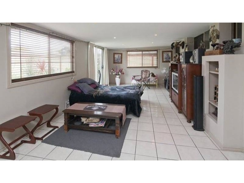 20 Chomley Street, Cranbourne VIC 3977