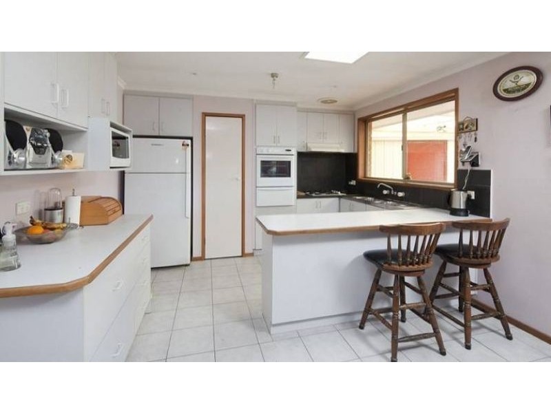 20 Chomley Street, Cranbourne VIC 3977