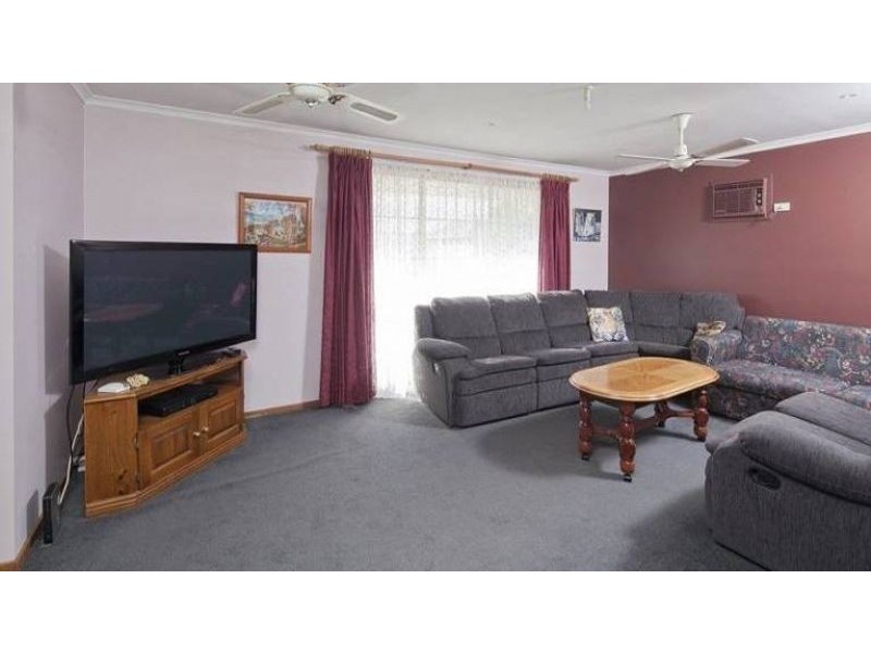 20 Chomley Street, Cranbourne VIC 3977