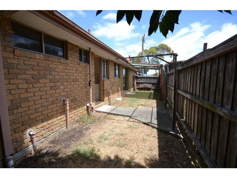 2/14 Normanby Street, Cranbourne VIC 3977