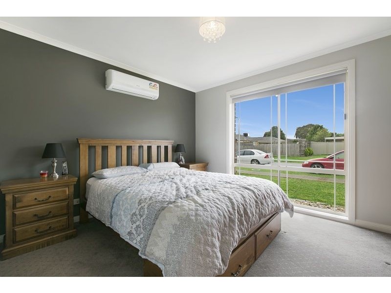 5 Helmsdale Court, Cranbourne West VIC 3977