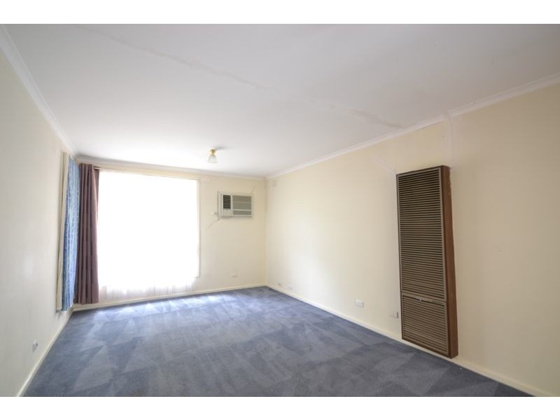 15 Clairmont Avenue, Cranbourne VIC 3977