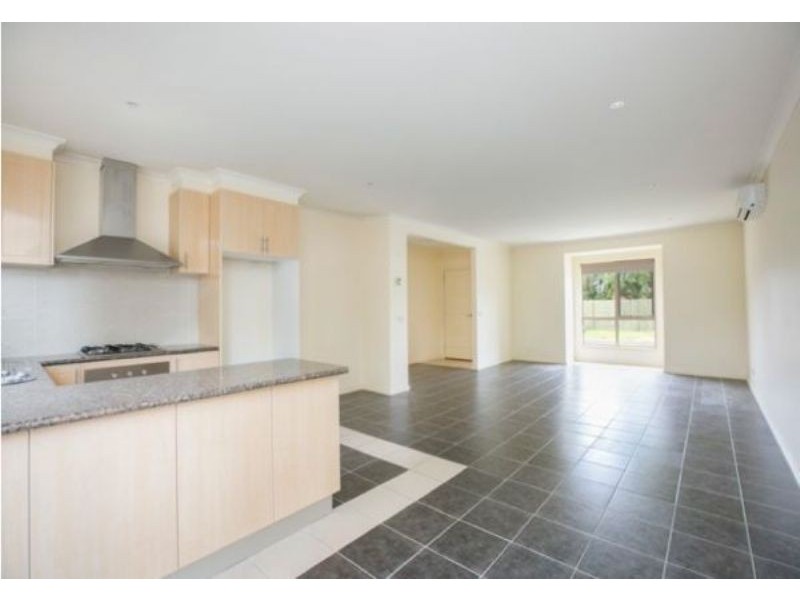 7 Macey Street, Cranbourne VIC 3977