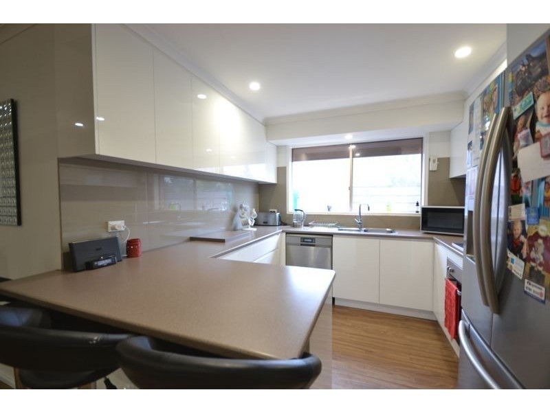 34 Andrea Crescent, Cranbourne North VIC 3977