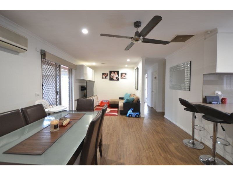 34 Andrea Crescent, Cranbourne North VIC 3977