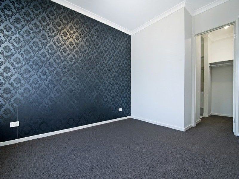 56 Green Gully Road, Clyde VIC 3978