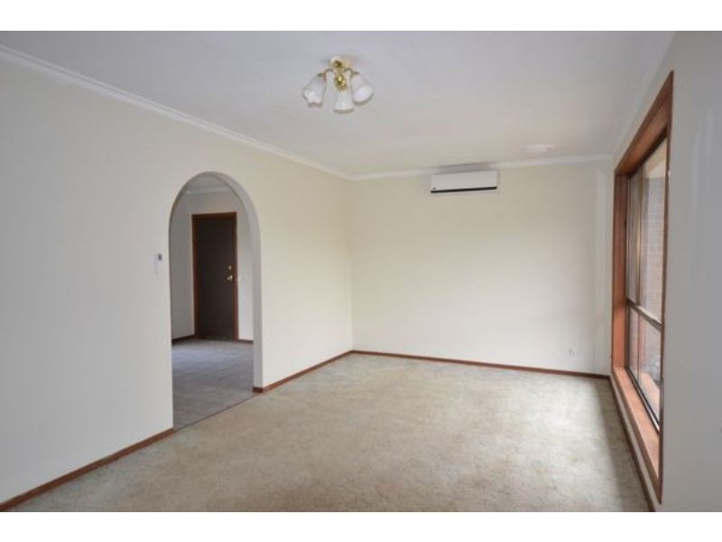 2/2 Elizabeth Street, Cranbourne VIC 3977