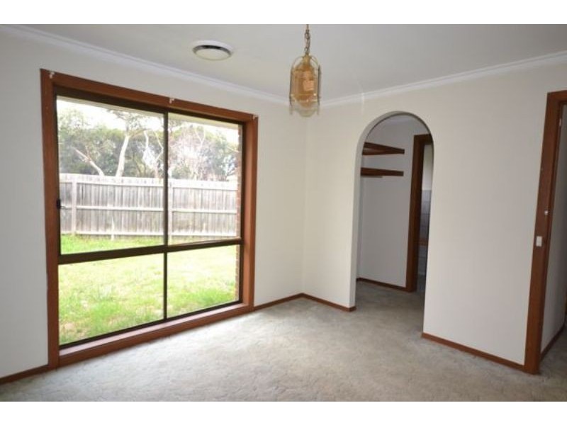 2/2 Elizabeth Street, Cranbourne VIC 3977