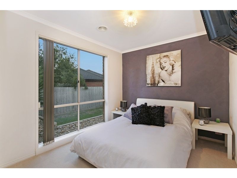 46 Stephellen Way, Cranbourne West VIC 3977