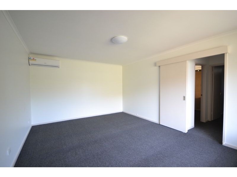 1/19 Walter Street, Cranbourne VIC 3977