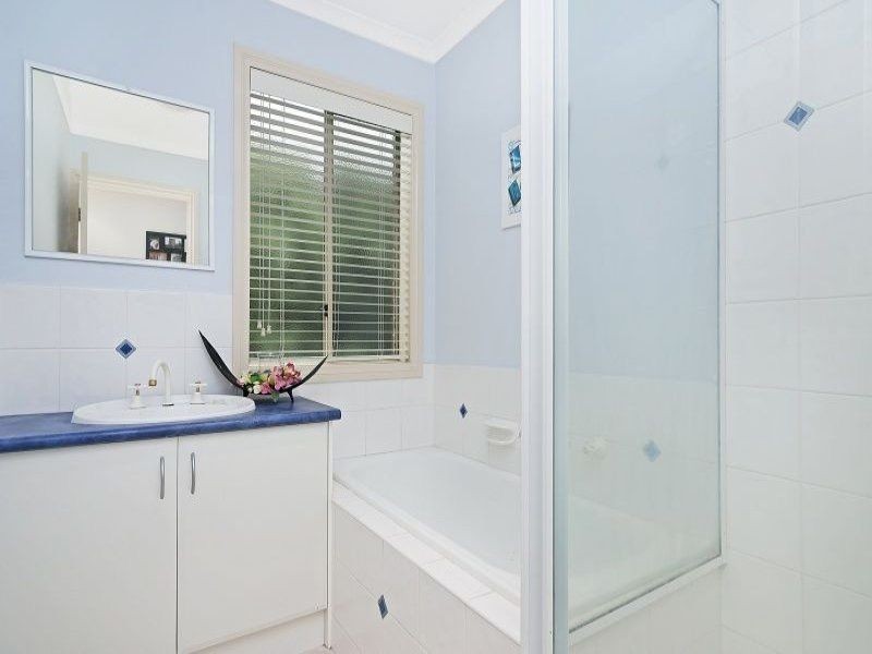 10 Gallop Close, Cranbourne East VIC 3977