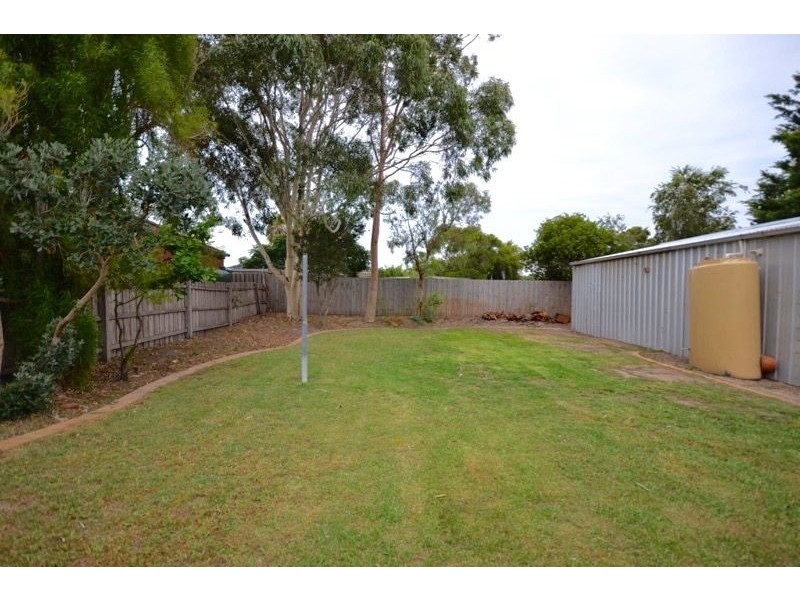 15 Rachel Drive, Cranbourne North VIC 3977