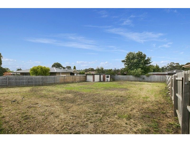 7 Mahon Crescent, Narre Warren VIC 3805