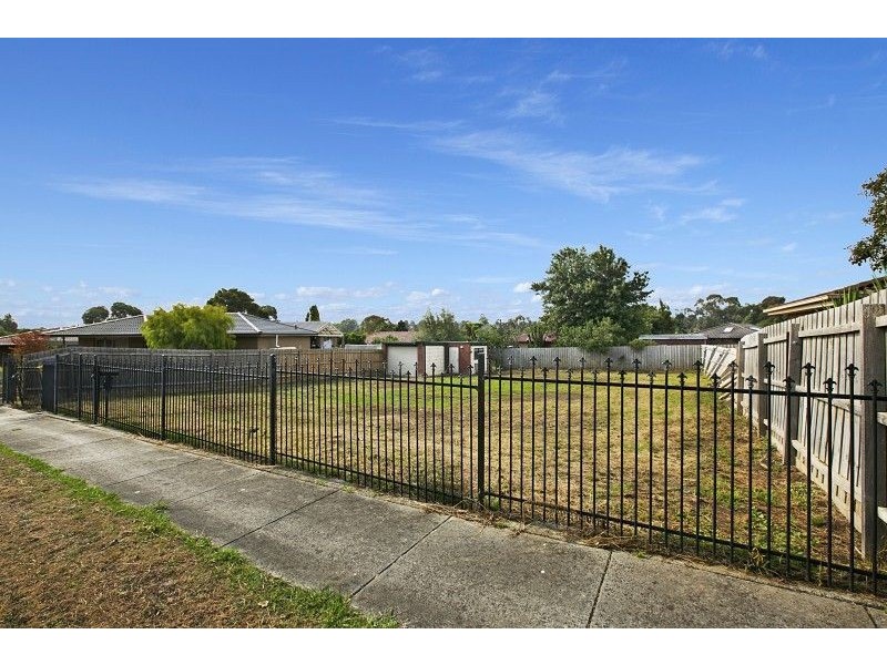 7 Mahon Crescent, Narre Warren VIC 3805