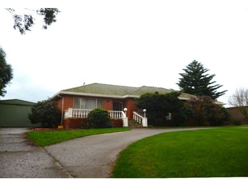 19 Moores Road, Clyde VIC 3978